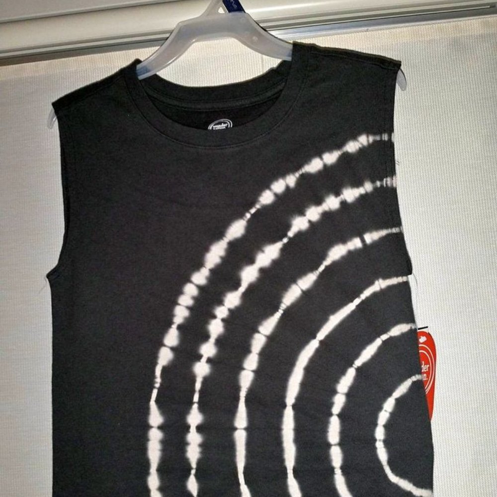 Wonder Nation boy size XS(4-5) black and white tank shirt k-272